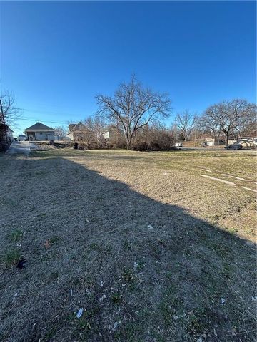 2332 Lister Avenue, Kansas City, MO 64127