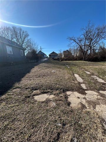 2332 Lister Avenue, Kansas City, MO 64127