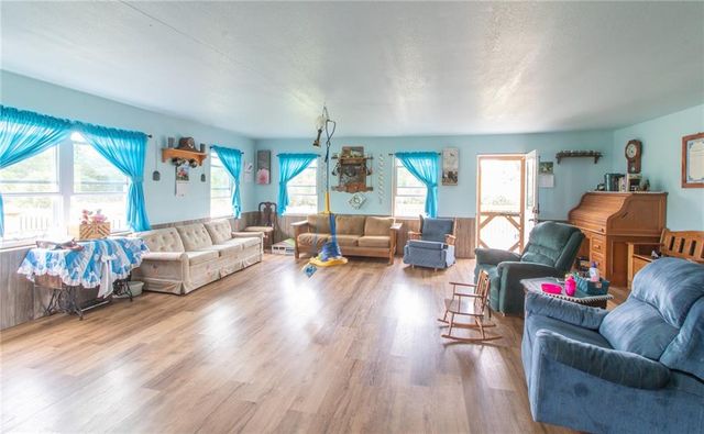 810 SW 1101 Road, Holden, MO 64040