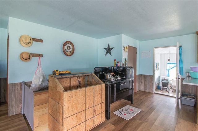 810 SW 1101 Road, Holden, MO 64040