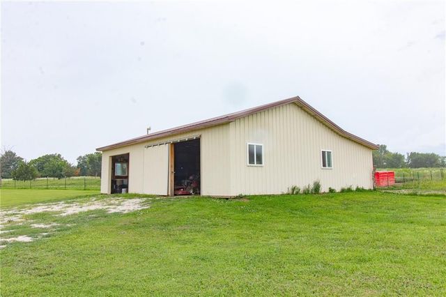 810 SW 1101 Road, Holden, MO 64040