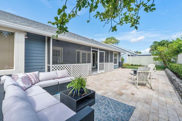 364 Park Forest Way, Wellington, FL 33414