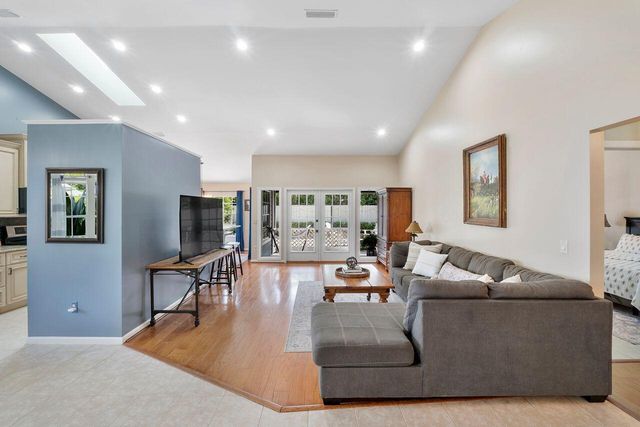 364 Park Forest Way, Wellington, FL 33414