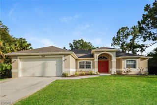 1018 Card ST E, Lehigh Acres, FL 33974
