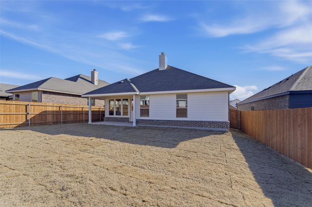 3511 Helena Street, Gainesville, TX 76240