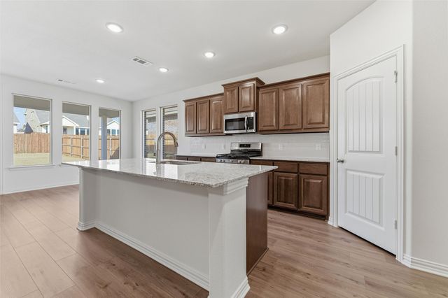 3511 Helena Street, Gainesville, TX 76240