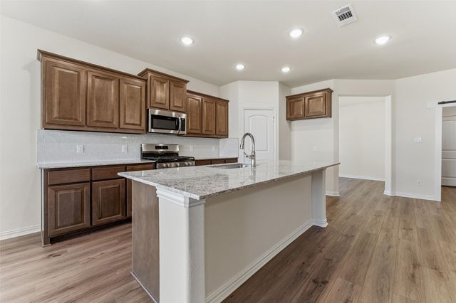 3511 Helena Street, Gainesville, TX 76240