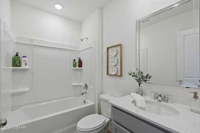 996 Champion Ridge Drive, Daytona Beach, FL 32124