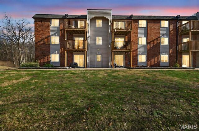 2844 Blackforest Drive C, St Louis, MO 63129