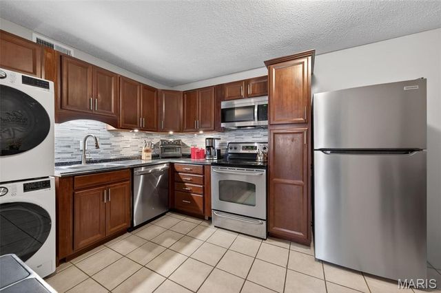 2844 Blackforest Drive C, St Louis, MO 63129