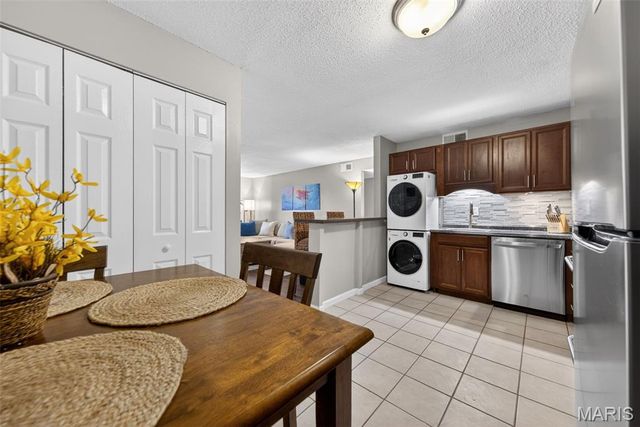 2844 Blackforest Drive C, St Louis, MO 63129