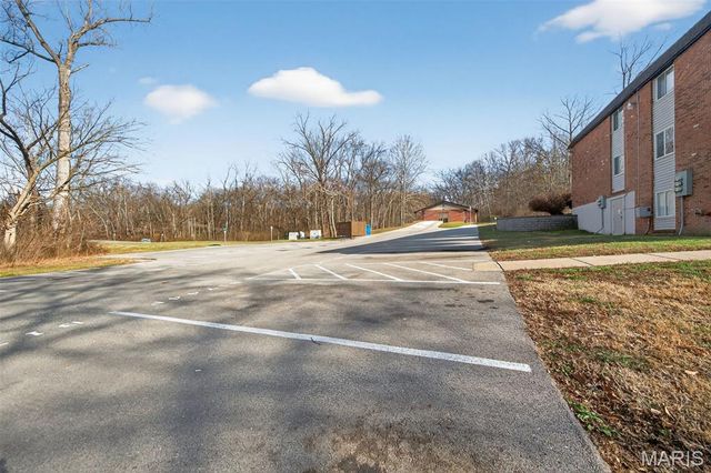 2844 Blackforest Drive C, St Louis, MO 63129