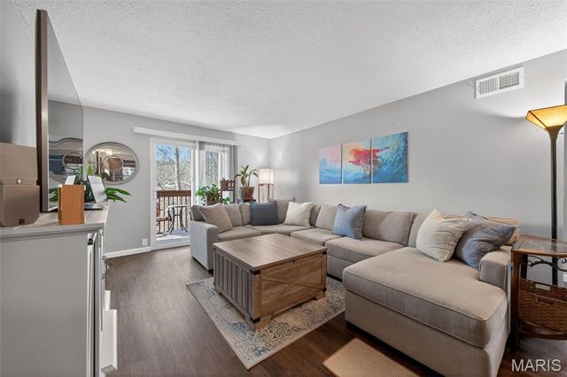 2844 Blackforest Drive C, St Louis, MO 63129