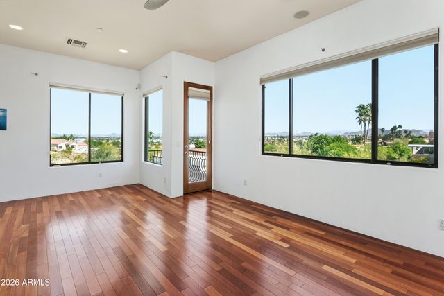 15442 N 11TH Street, Phoenix, AZ 85022