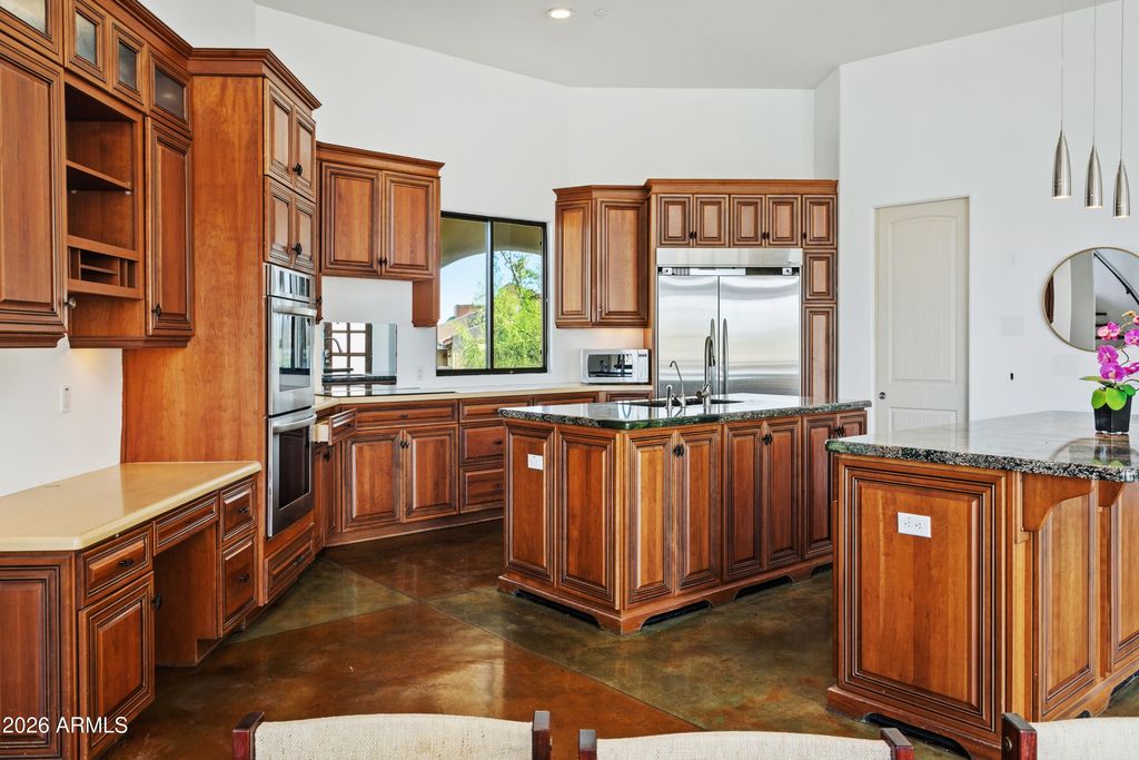 Image 10 of property listing at 15442 N 11TH Street, Phoenix, AZ 85022