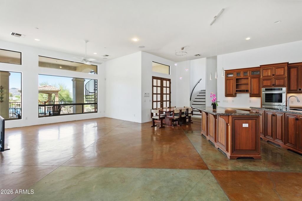 Image 16 of property listing at 15442 N 11TH Street, Phoenix, AZ 85022