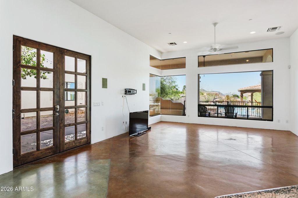 Image 18 of property listing at 15442 N 11TH Street, Phoenix, AZ 85022