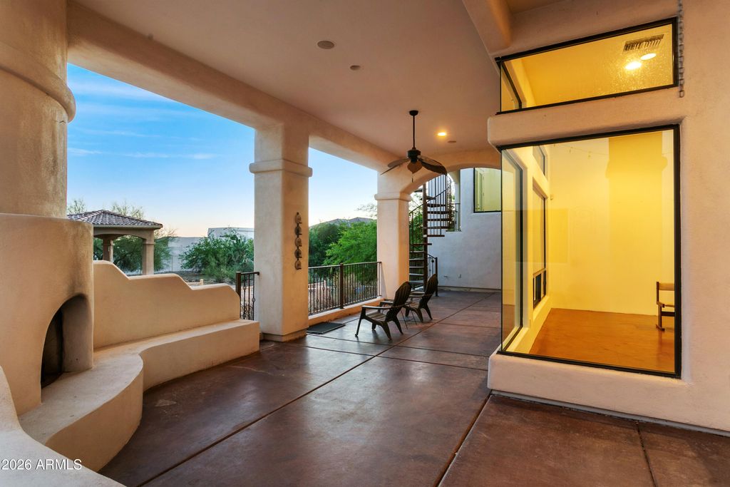 Image 3 of property listing at 15442 N 11TH Street, Phoenix, AZ 85022
