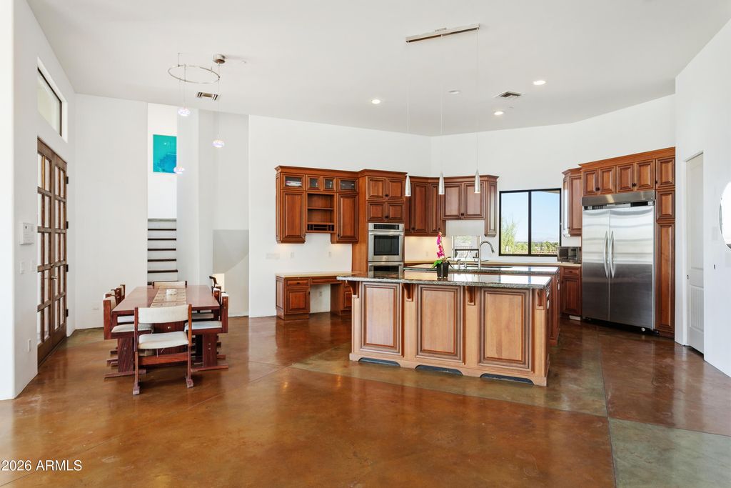 Image 8 of property listing at 15442 N 11TH Street, Phoenix, AZ 85022