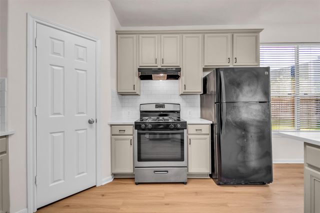 15603 Mustang Island Drive, Sugar Land, TX 77498