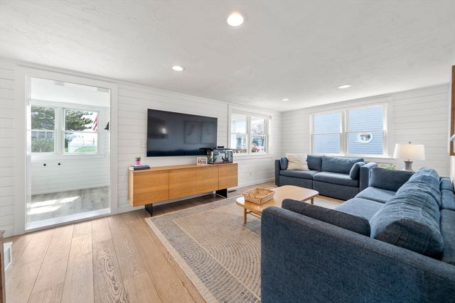 113 Bay Avenue, Marshfield, MA 02050