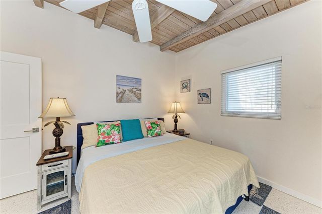 817 HARBOR DRIVE S, Venice, FL 34285