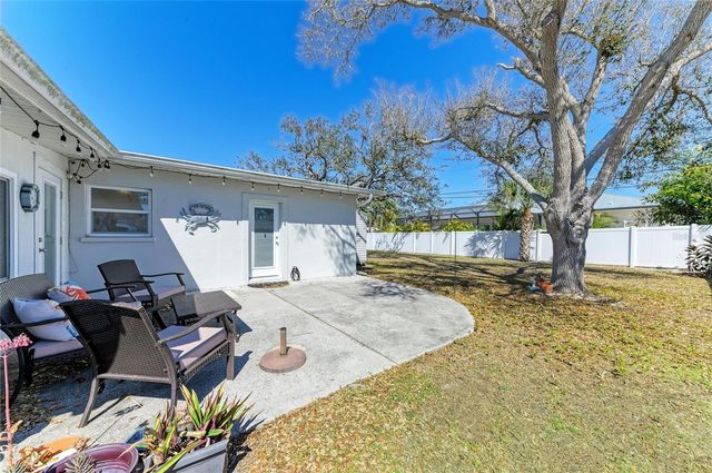 817 HARBOR DRIVE S, Venice, FL 34285