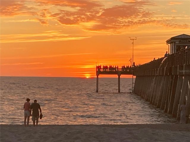 817 HARBOR DRIVE S, Venice, FL 34285