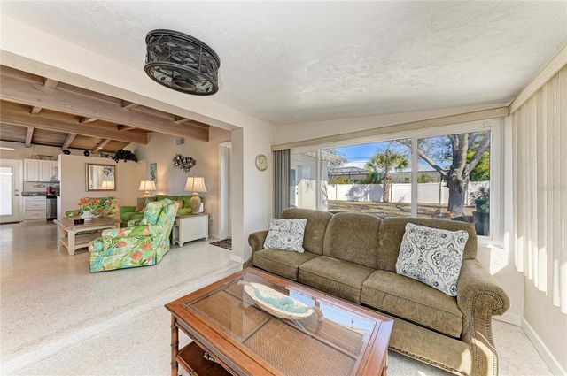 817 HARBOR DRIVE S, Venice, FL 34285