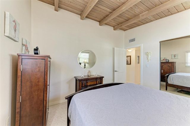 817 HARBOR DRIVE S, Venice, FL 34285