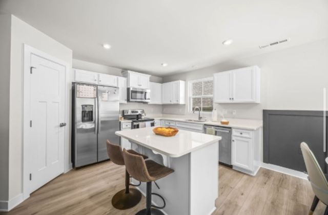 768 Cottage Dr, Columbia, TN 38401