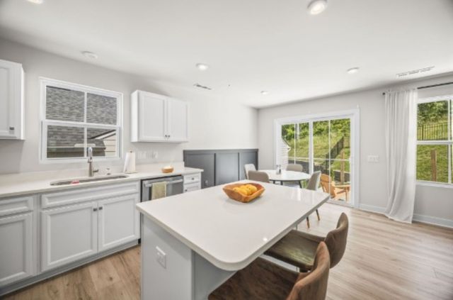 768 Cottage Dr, Columbia, TN 38401