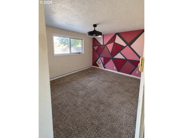 1237 LOTTIE Ln, Salem, OR 97304