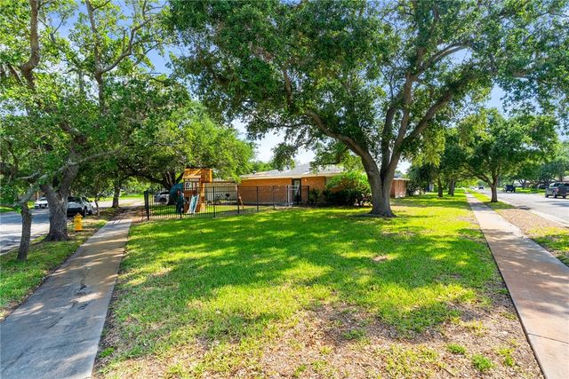 601 Moray Pl, Corpus Christi, TX 78411