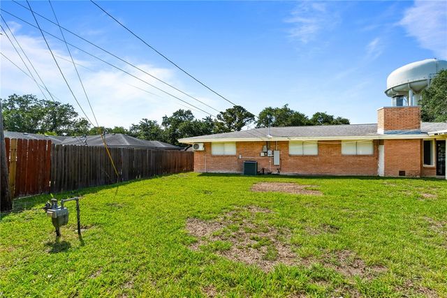 601 Moray Pl, Corpus Christi, TX 78411