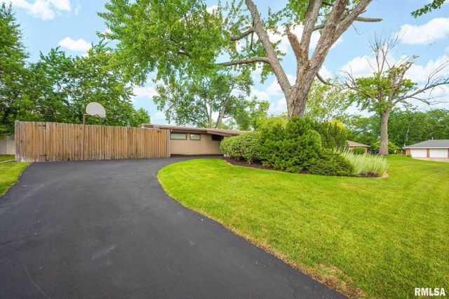 4145 N HAWTHORNE Place, Peoria, IL 61614