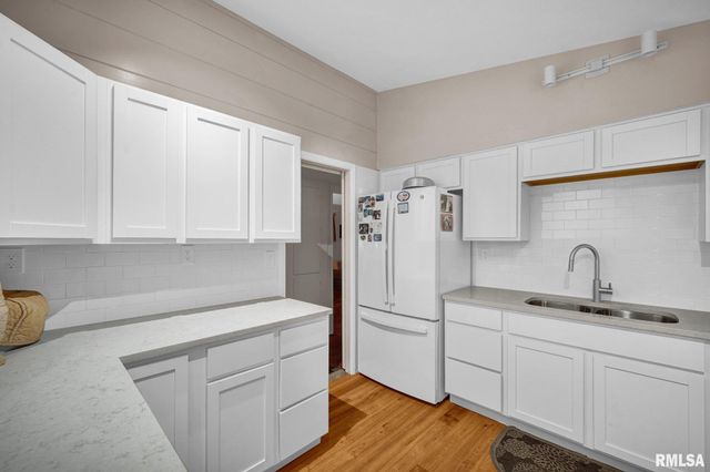 4145 N HAWTHORNE Place, Peoria, IL 61614
