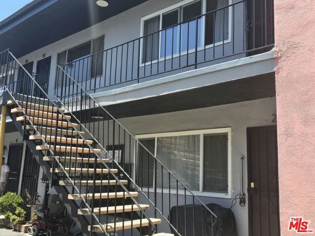 6121 Crenshaw Boulevard, Los Angeles, CA 90043
