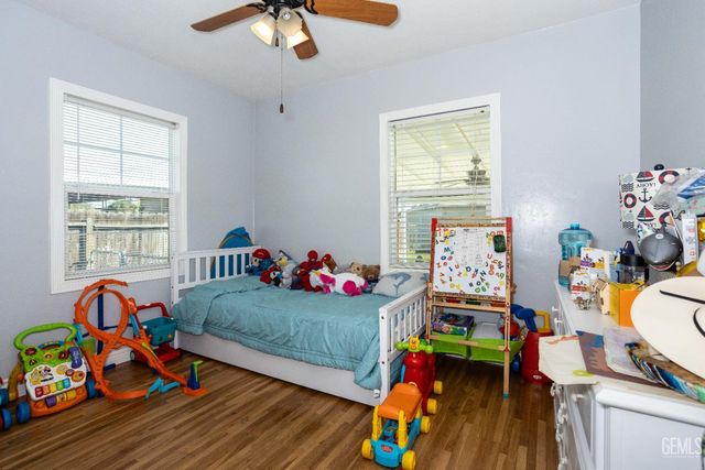 22 Real Road, Bakersfield, CA 93309