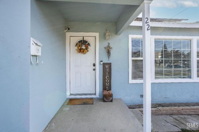 22 Real Road, Bakersfield, CA 93309