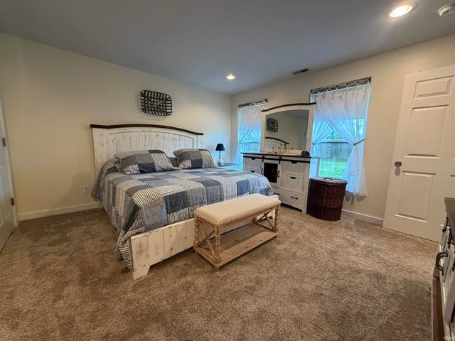 525 Circle Drive, Fairmount, IN 46928