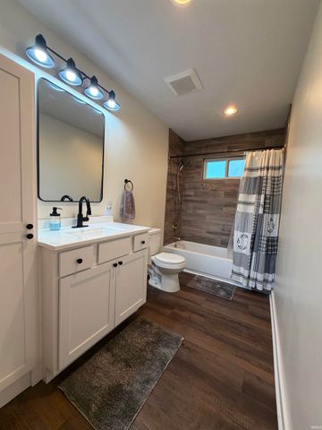525 Circle Drive, Fairmount, IN 46928