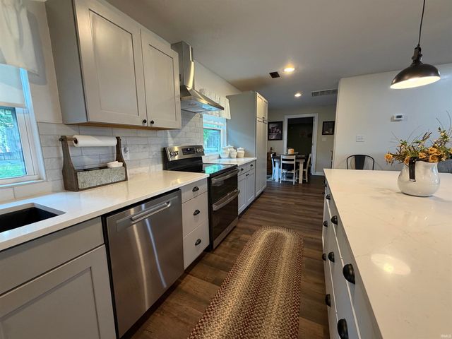 525 Circle Drive, Fairmount, IN 46928