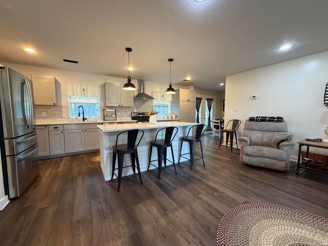 525 Circle Drive, Fairmount, IN 46928