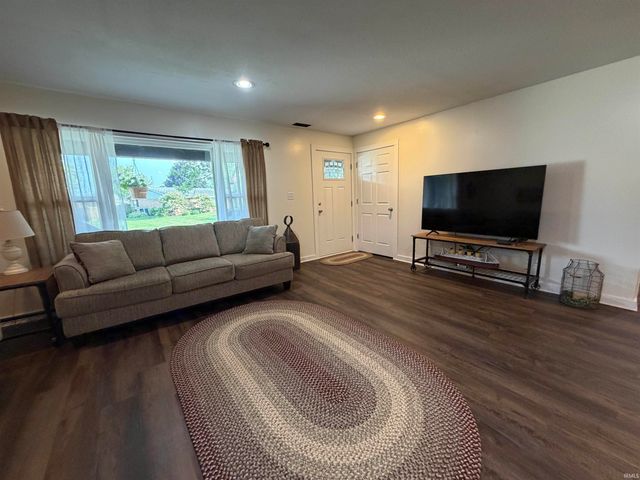525 Circle Drive, Fairmount, IN 46928