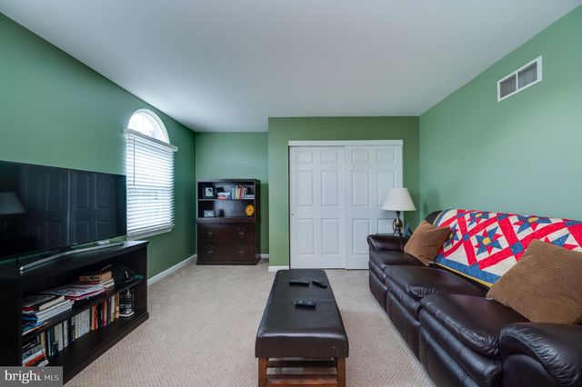 4300 GLENSIDE DR, Reading, PA 19605