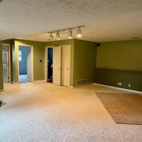 1355 Gilleevan Drive, Valparaiso, IN 46385