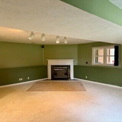 1355 Gilleevan Drive, Valparaiso, IN 46385