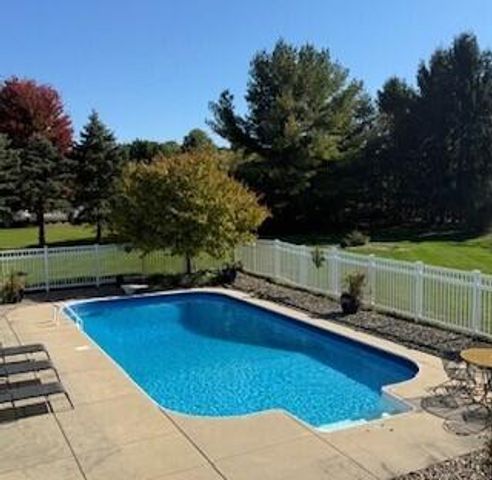 1355 Gilleevan Drive, Valparaiso, IN 46385