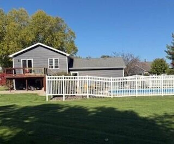 1355 Gilleevan Drive, Valparaiso, IN 46385